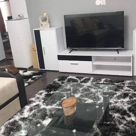Jas Apartament Appartement Lupeni  Buitenkant foto